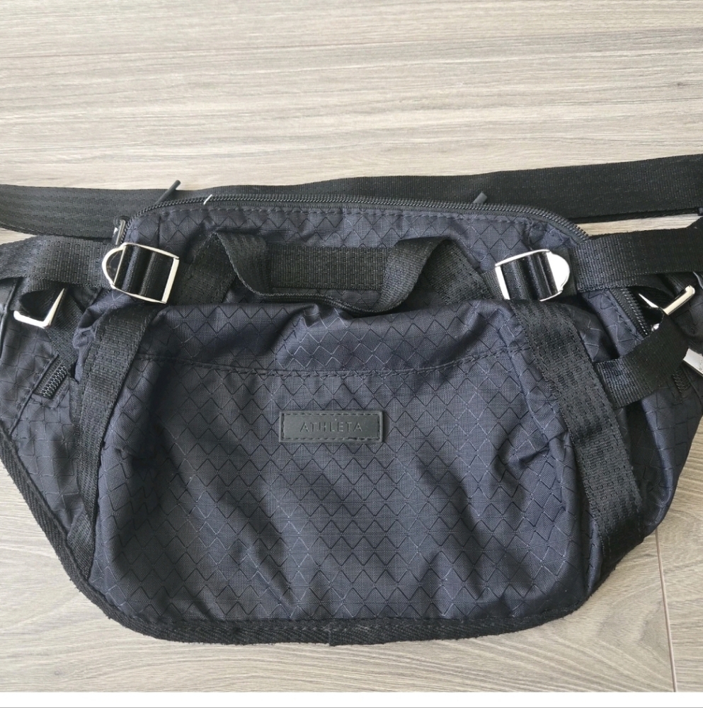 Athleta Excursion Crossbody Waist Ripstop Belt Bag Black Nylon Lightweight Large - Picture 3 of 11